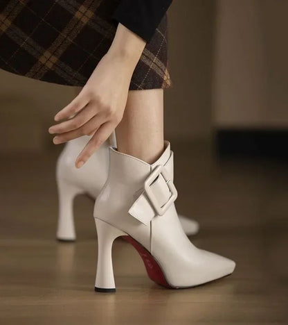 Juliana perez | Botines Signature con tacón y hebilla extragrande