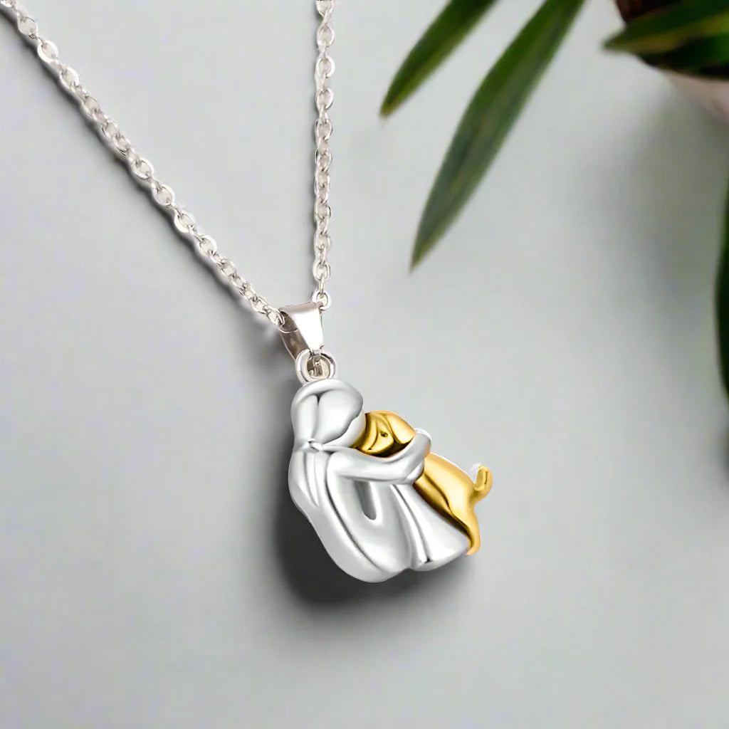 | Collar con colgante en forma de perro